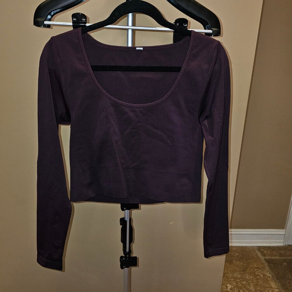ATHLETA Fitted Long Sleeved Crop Top